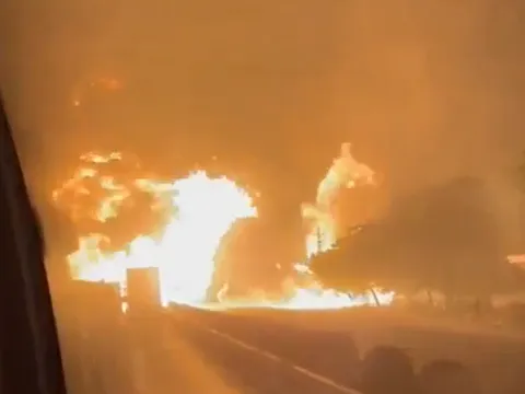 Clip: Xe chở gas nổ như bom, 54 người thương vong