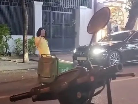 Clip người phụ nữ đi xe Mercedes đá thùng rác:  Công ty CP Môi trường Đô thị Nha Trang có liên quan?