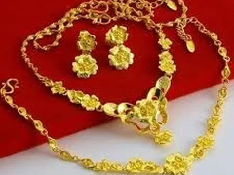 Giá vàng mới nhất 25/12/2024: Vàng thế giới và trong nước lại "quay đầu" giảm