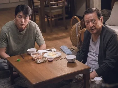 Bố chồng U80 đòi cưới người phụ nữ 42 tuổi: Sự xấu hổ của con dâu