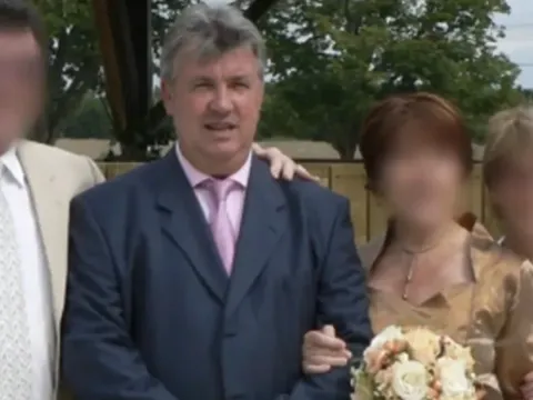 Vụ người phụ nữ bị chồng và 50 người lạ cưỡng hiếp: Danh sách tội phạm gây choáng, bản án đã đủ sức răn đe?