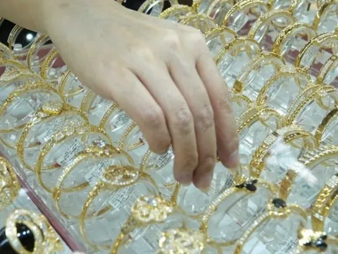 Giá vàng mới nhất 28/12/2024: Chờ cơ hội bứt phá?