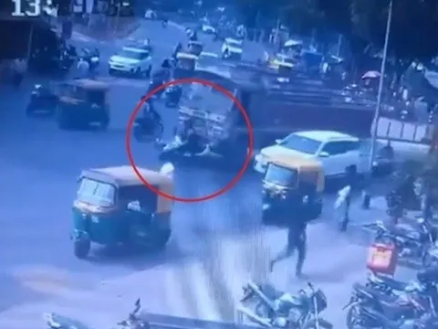 Clip: "Quái xế" say rượu gây tai nạn khiến 2 ông cháu tử vong thương tâm