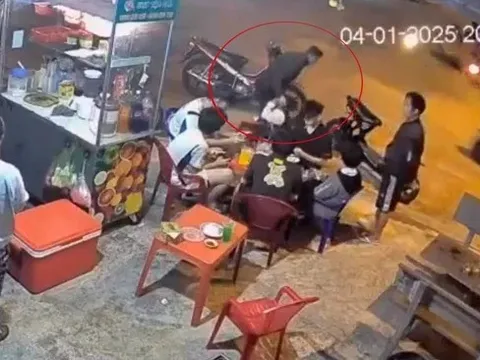 Phẫn nộ cảnh người đàn ông đánh đập nam sinh lớp 7 ở Bình Định