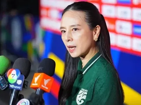 Cổ động viên Thái Lan đòi kiện trọng tài trận chung kết AFF cup, Madam Pang tuyên bố “cực gắt”, xứng tầm tỷ phú