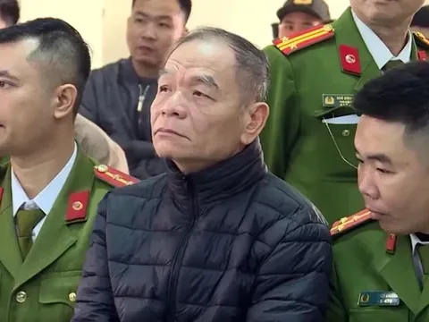 Ông Lê Thanh Vân khai trước toà về lần tình cờ gặp doanh nghiệp và "dúi" phong bì cảm ơn