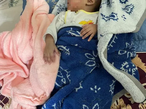 Bé gái 2 tháng tuổi bị bỏ rơi: Hé lộ thân phận người mẹ qua dòng thư tay viết vội chan chứa nỗi niềm