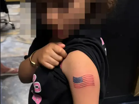 Tranh cãi về việc xăm hình cho trẻ chưa trưởng thành: Bị chỉ trích mặc dù khách hàng tự nguyện