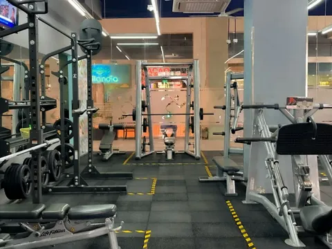 Người đàn ông 55 tuổi bị sa thải vì... trốn làm đi tập gym tới 633 lần