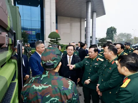Ưu tiên cho hoạt động khoa học và công nghệ trong lĩnh vực quốc phòng