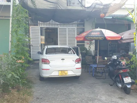 Thông tin mới nhất vụ ba người lao vào đánh tài xế ô tô và hỏi "Mày biết tao là ai không?"