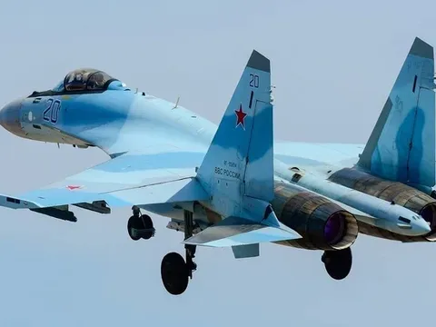 Su-35 trúng tên lửa SAM vẫn hạ cánh an toàn, chuyên gia phân tích nguyên nhân đáng chú ý
