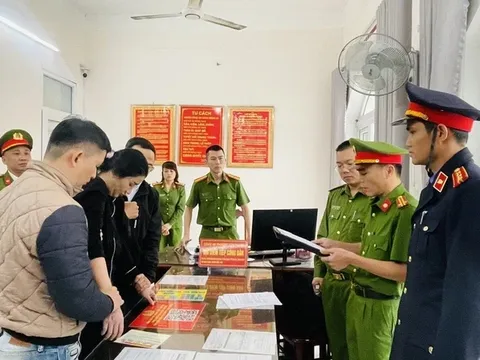 Clip: Biểu hiện "đột ngột phát điên" của nữ quái khi nghe lệnh bắt khiến người xem ngỡ ngàng