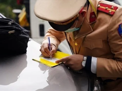 Lái xe ô tô lưu thông trên đường mà mang theo thứ này, chắc chắn bị xử phạt, cao nhất 20 triệu đồng