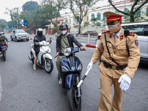 Từ 2025, người đi xe máy vi phạm 1 trong 12 lỗi này sẽ bị CSGT tịch thu xe, ai cũng cần biết