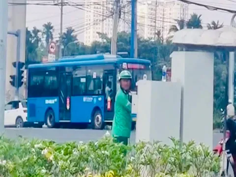 Lời khai bất ngờ của GrabBike tự ý chỉnh tín hiệu đèn giao thông: Không phải lần đầu làm việc này