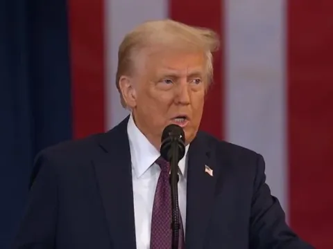 Ông Trump tuyên bố bắt đầu “kỷ nguyên vàng” của nước Mỹ, ký loạt sắc lệnh ngay sau khi nhậm chức