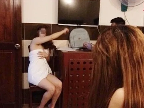 Bắt quả tang 6 khách nam đang 'vui vẻ' với nữ nhân viên: Tú ông điều hành thu về hơn 72 triệu mỗi ngày