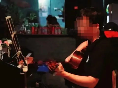 Đình chỉ thầy giáo chơi guitar bị tố làm học trò lớp 10 mang thai, gia cảnh nữ sinh rất khó khăn