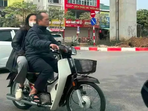 Xử phạt Phó trưởng Công an phường Ô Chợ Dừa không đội mũ bảo hiểm qua ứng dụng Công dân Thủ đô số iHanoi