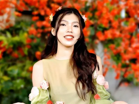 Sau 5 năm vắng bóng vì biến cố gia đình, thí sinh cao nhất Giọng Hát Việt Nhí 2021 "lột xác" tuổi 18, viết tiếp giấc mơ âm nhạc