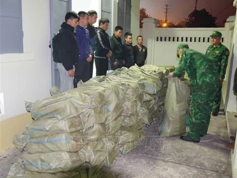 Một ngày, 2 vụ thực phẩm bẩn tại Lạng Sơn: Xúc xích nhập lậu và thực phẩm giả bán online