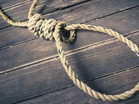 Con dâu bàng hoàng phát hiện bố mẹ chồng tử vong, hiện trường hé lộ bí mật