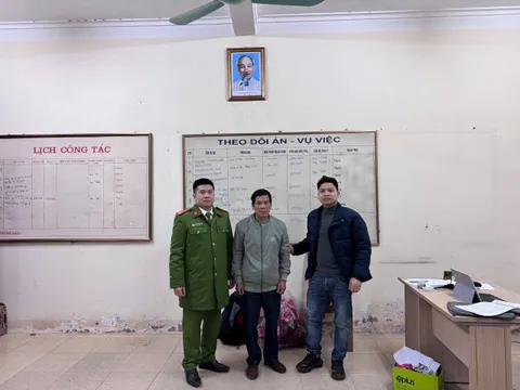 Ngân Văn Thiên ra đầu thú