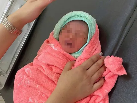 Vụ bé sơ sinh bị kiến bu kín người: Thiếu nữ 17 tuổi đã tự sinh con một mình như thế nào?