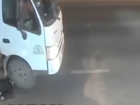 Tài xế xe tải gây tai nạn rồi rời khỏi hiện trường, hành vi nhẫn tâm sau đó khiến dư luận phẫn nộ