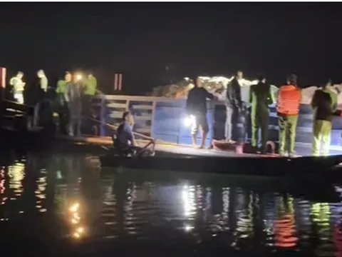 Vụ chìm tàu khách chở 23 người trên hồ Thác Bà, 6 người mất tích: Diễn biến nghẹt thở sau va chạm