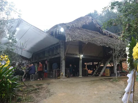 Nỗi đau sau vụ chìm tàu hồ Thác Bà: Tang trắng phủ kín xóm nhỏ, 6 người trong một dòng họ không trở về