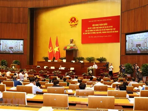 Vì sao phải “khai tử” hệ số lương?