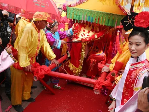 Tòa phán quyết cực gắt vụ chồng đòi tiền sính lễ vì vợ không cho hôn