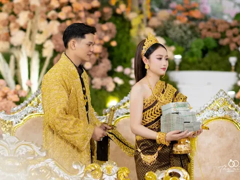 Sau đám cưới 35 tỷ gây bão với chú rể Campuchia, Cô dâu 2K5 Tây Ninh lộ gia thế “khủng”: Làm giám đốc từ năm 19 tuổi, sở hữu xưởng triệu USD