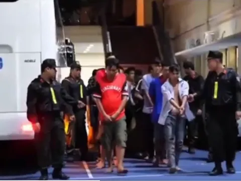 Sòng bạc “đóng đô” giữa rừng, công an dùng flycam phá thế cảnh giới