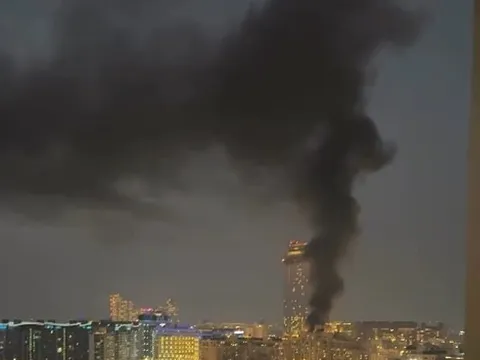 Từ cuộc sống xa hoa đến hầm trú ẩn: Người nổi tiếng mắc kẹt giữa "tâm bão" Dubai