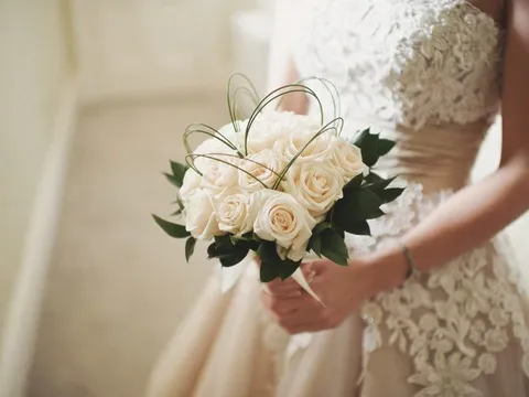 Con gái lấy chồng đại gia, mẹ thấp thỏm định bán nhà lo của hồi môn rồi bất ngờ đổi ý sau lời đề nghị của thông gia