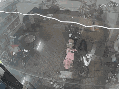 Bị tát khi đốt vàng mã, nam thanh niên "lãnh" 20 triệu đồng rồi làm từ thiện một nửa