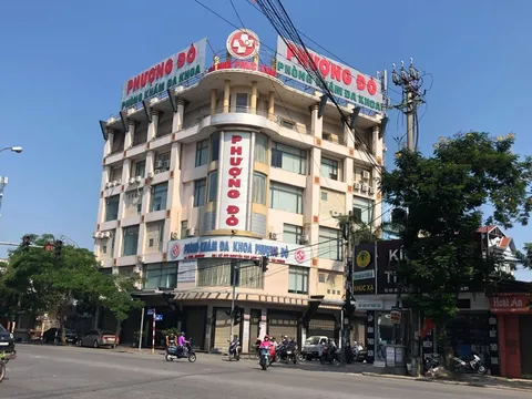 Bác sĩ Trung Quốc tại phòng khám Phượng Đỏ bị phạt vì dùng "ngôn ngữ lạ" khi khám bệnh