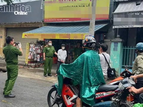 Vụ người đàn ông chết với vết máu ở cổ tại Nha Trang: Công an bắt 2 nghi phạm sau nhiều giờ truy nóng