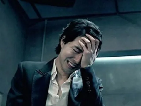 Biết vợ cũ chuẩn bị tái hôn, tôi ngồi dưới chung cư của cô ấy đến sáng và bật khóc khi nhận một tin nhắn lúc nửa đêm