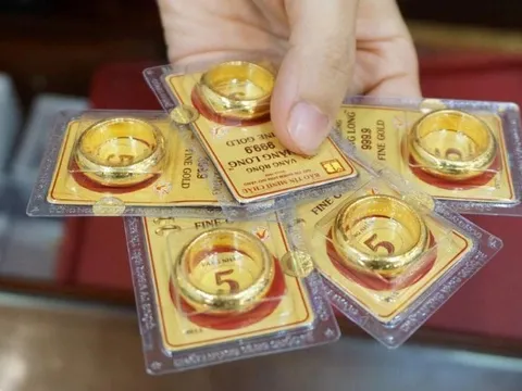 Dòng tiền ETF rút mạnh, tín hiệu gì cho thị trường vàng?