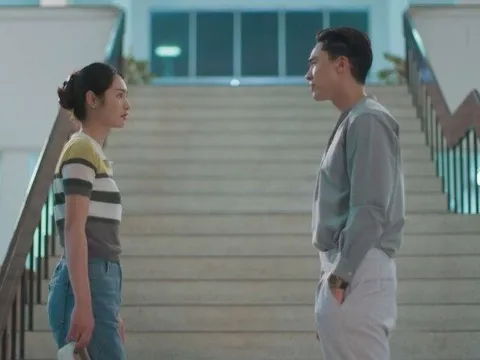 Bắt quả tang chồng nuôi "bé đường" 3 năm nhờ... shipper giao nhầm quà 8/3 và cái kết đắng ngắt từ mẹ chồng