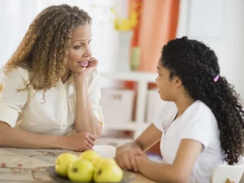 Phụ huynh Hà Nội hoảng hốt khi phát hiện tin nhắn lạ gửi cho con học tiểu học, nội dung khiến nhiều người rùng mình