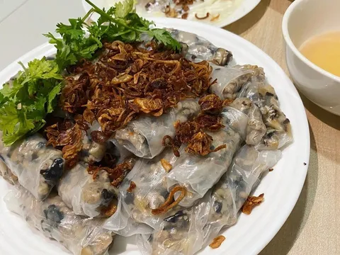 Món ăn vặt trên gánh hàng rong khiến hai nhà văn nổi tiếng phải tốn giấy mực ca ngợi: Điều đặc biệt giấu trong bát nước chấm