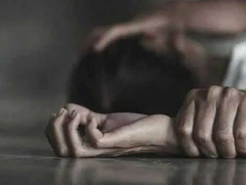 Thoát khỏi kẻ biến thái sau 48 giờ, nhưng "địa ngục" thực sự bây giờ mới bắt đầu với cô gái trẻ