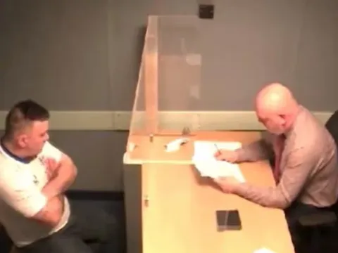 Tội ác kinh hoàng của kẻ "phạm tội tình dục nhiều nhất trong lịch sử”: 32 tội danh bạo lực và tình dục bị phơi bày