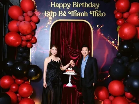 Chồng doanh nhân bay xuyên đêm từ Mỹ về, tạo bất ngờ "khủng" trong sinh nhật Thanh Thảo