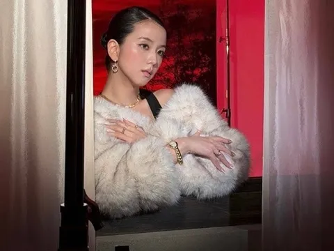 Sự thật về nhan sắc Jisoo qua cam thường: Liệu có "lung linh" như ảnh tạp chí?